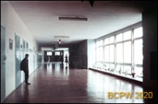 Szkoła 1000-lecia przy ulicy Witkiewicza, hall gł&oacute;wny, Szczecin