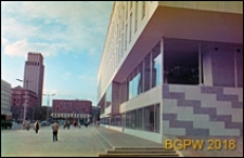 Śródmieście, Plac Powstańców Warszawy, Dom Chłopa, fragment elewacji, widok w kierunku ulicy Świętokrzyskiej, Warszawa