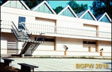 Muzeum Plakatu w Wilanowie, ulica Kostki Potockiego 10/16, widok od strony dziedzińca, Warszawa