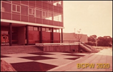 Szkoła, fragment elewacji, Corby, Anglia, Wielka Brytania