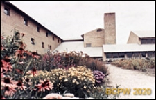 Szkoła, widok zewnętrzny od strony ogrodu, Kopenhaga, Dania