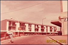 Osiedle mieszkaniowe Beauregard, budynek mieszkalny dwupiętrowy, widok od strony ulicy, Paryż, Francja