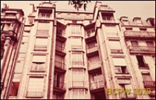 Budynek mieszkalny przy rue Franklin, górna część elewacji budynku, Paryż, Francja