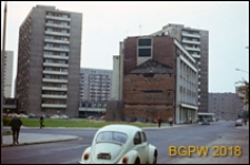 Ulica Krajowej Rady Narodowej z zabudową, Warszawa