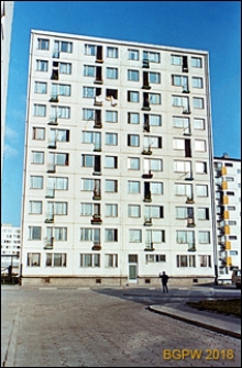 Osiedle mieszkaniowe Prototypów na Służewcu, dziesięciopiętrowy budynek, Warszawa