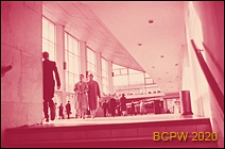 Kino "Rossiâ", wnętrze, hol, fragment schodów prowadzących na poziom 0, Moskwa, Rosja