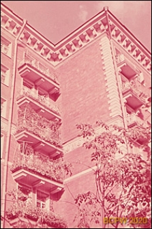 Budynek mieszkalny ośmiokondygnacyjny, g&oacute;rna część elewacji budynku, Moskwa, Rosja