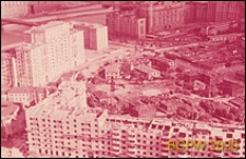 Osiedle mieszkaniowe w centrum miasta w trakcie budowy, widok na zabudowę z lotu ptaka, Moskwa, Rosja