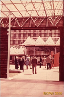 VI Kongres UIA, wejście do pawilonu wystawowego, widok z wnętrza, Londyn, Wielka Brytania