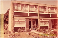 Osiedle mieszkaniowe Derby Hill Estate, domy piętrowe w zabudowie szeregowej, widok zewnętrzny, Londyn, Wielka Brytania