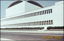 Dzielnica Esposizione Universale di Roma, Pałac Zjazd&oacute;w i Kongres&oacute;w, fragment elewacji bocznej budynku, Rzym, Włochy