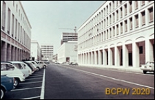 Dzielnica Esposizione Universale di Roma, widok z daleka na gmach Pałacu Kultury Włoskiej, Rzym, Włochy