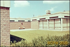 Dom dziecka, fragment elewacji i dziedziniec wewnętrzny, Amsterdam, Niderlandy