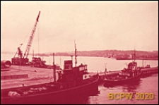 Fragment portu z dźwigiem i łodziami, Gdynia