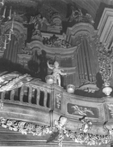Organy w kościele św. Anny w Warszawie