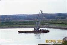 Stopień wodny Gabcikovo, prace w korycie rzeki, wbudowywanie narzutu kamiennego, Słowacja