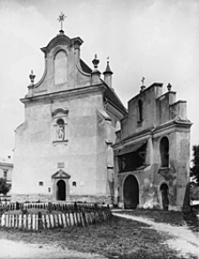 Kościół farny w Gródku Jagielloński. Fasada i dzwonnica