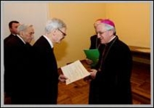 Uroczystość przekazania dyplomu nadania Orderu Świętego Grzegorza Wielkiego prof. Władysławowi Findeisenowi