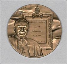 Medale upamiętniające 200 lat Diecezji Warszawskiej z wizerunkiem Papieża Jana Pawła II oraz Prymasa Polski Józefa Kardynała Glempa