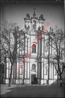 Kościół pw. św. Józefa Oblubieńca Niepokalanej Bogurodzicy Maryi. Widok od strony fasady frontowej z 1930 roku. Warszawa
