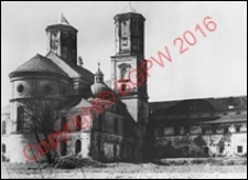 Zespół klasztorny Benedyktynek. Kościół św. Michała i św. Stanisława. Widok z przed 1944 roku. Jarosław