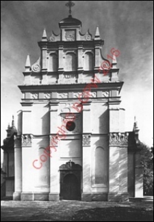 Kościół pw. św. Trójcy. Widok od strony elewacji frontowej z przed 1939 roku. Radzyń Podlaski