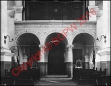 Katedra Zmartwychwstania Pańskiego i św. Tomasza Apostoła. Wnętrze. Widok z nawy głównej na chór z przed 1939 roku. Zamość