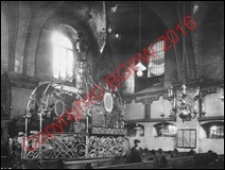 Synagoga. Wnętrze. Widok na bimę z przed 1939 roku. Zamość