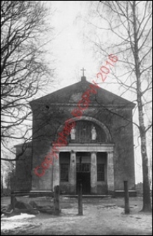 Kościół parafialny pw. Trójcy Przenajświętszej. Widok od strony fasady frontowej z roku 1919. Raczki