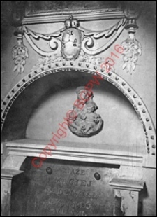 Kościół Zwiastowania Najświętszej Marii Panny przy klasztorze Pokamedulskim. Wnętrze. Fragment nagrobka. Widok z przed 1939 roku. Rytwiany