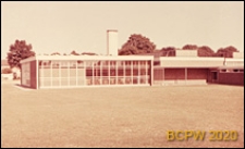 Szkoła zawodowa Crawley College, fragment zaplecza, Crawley, Anglia, Wielka Brytania