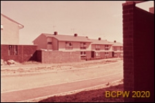 Fragment zabudowy mieszkaniowej, widok od strony ulicy, Hatfield, Anglia, Wielka Brytania