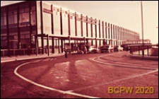 Dworzec lotniczy, widok naroża budynku, Gatwick Airport, Anglia, Wielka Brytania