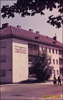 Osiedle mieszkaniowe zbudowane w latach 1949-1950, fragment zabudowy, Wiedeń, Austria