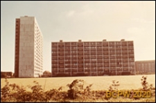 Osiedle mieszkaniowe Nyg&aring;rdsparken, wysokościowiec i ośmiokondygnacyjny budynek mieszkalny, widok og&oacute;lny, Kopenhaga, Dania