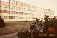 Osiedle mieszkaniowe, budynek mieszkalny czterokondygnacyjny, elewacja budynku, Kopenhaga, Dania