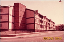 Osiedle mieszkaniowe INA-Casa, budynek mieszkalny trzykondygnacyjny, elewacja budynku, Rzym, Włochy