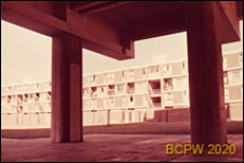 Osiedle LCC Rockingham Estate, zabudowa mieszkaniowa, podcień budynku, Londyn, Wielka Brytania