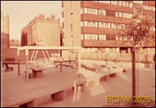 Osiedle mieszkaniowe Fulbounce Estate, plac zabaw dziecięcych, Londyn, Wielka Brytania