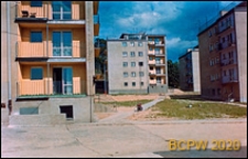 Osiedle mieszkaniowe, wnętrze międzyblokowe, Krak&oacute;w-Nowa Huta