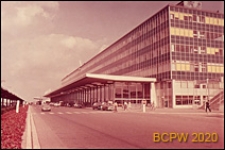 Port lotniczy Paryż-Orly, widok zewnętrzny od strony podjazdu, Francja