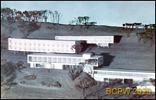 Dom Turysty, makieta czterech budynków w otoczeniu drzew, Sandomierz